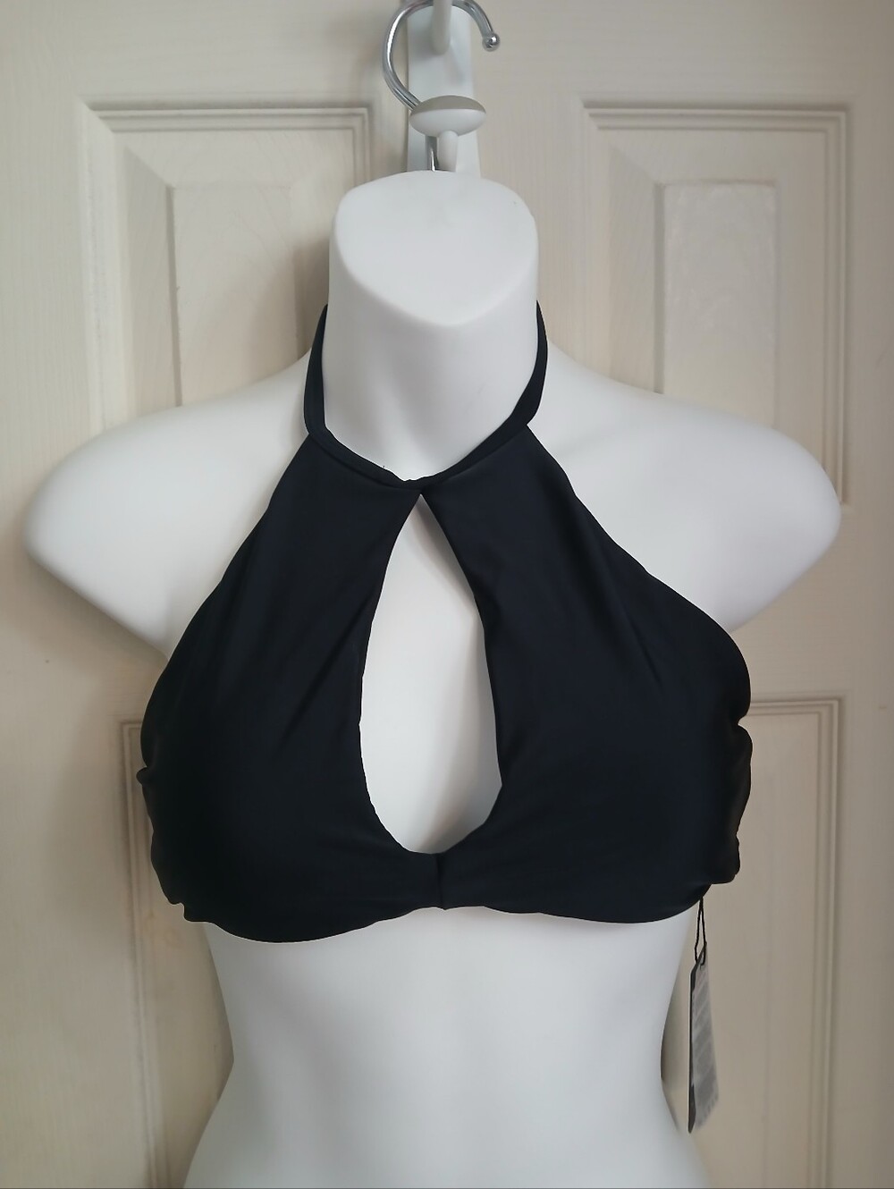 RELLECIGA Black Halter Bikini Top Cutout Keyhole Tie Back Size Medium NWT Brazil